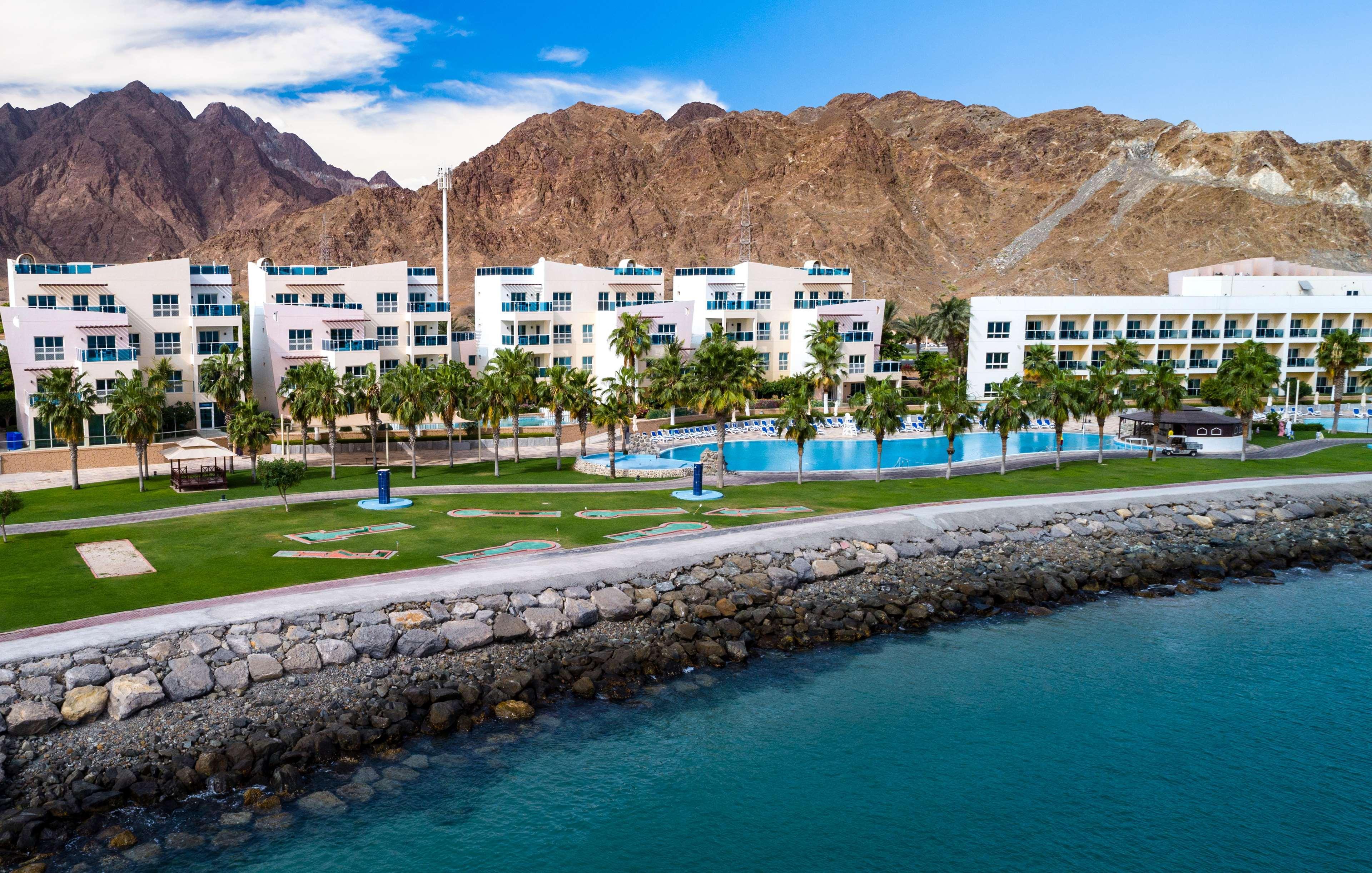 Radisson Blu Resort, Fujaira Esterno foto The Cove Rotana Resort