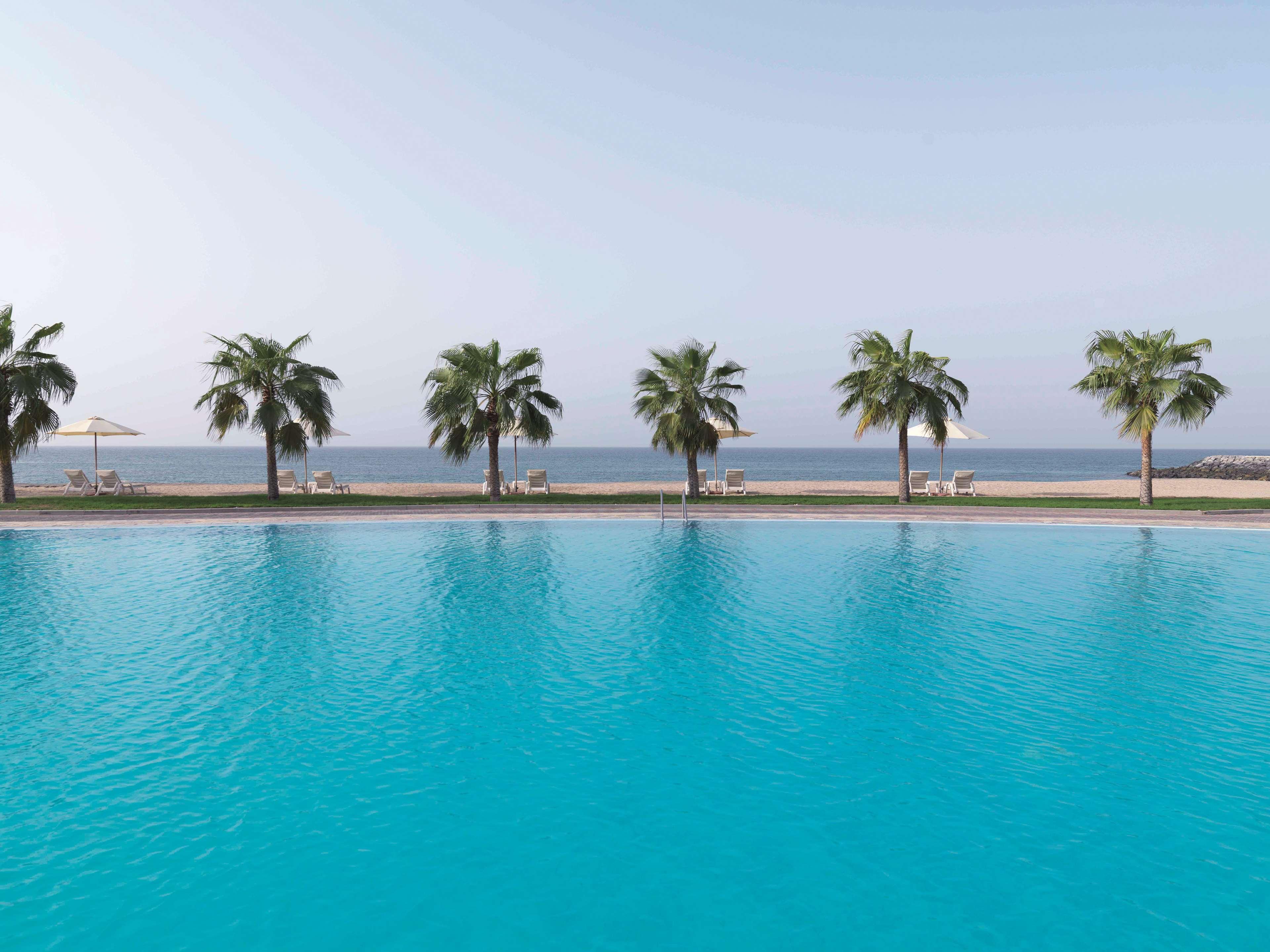 Radisson Blu Resort, Fujaira Esterno foto The pool at the Kempinski Hotel, Muscat