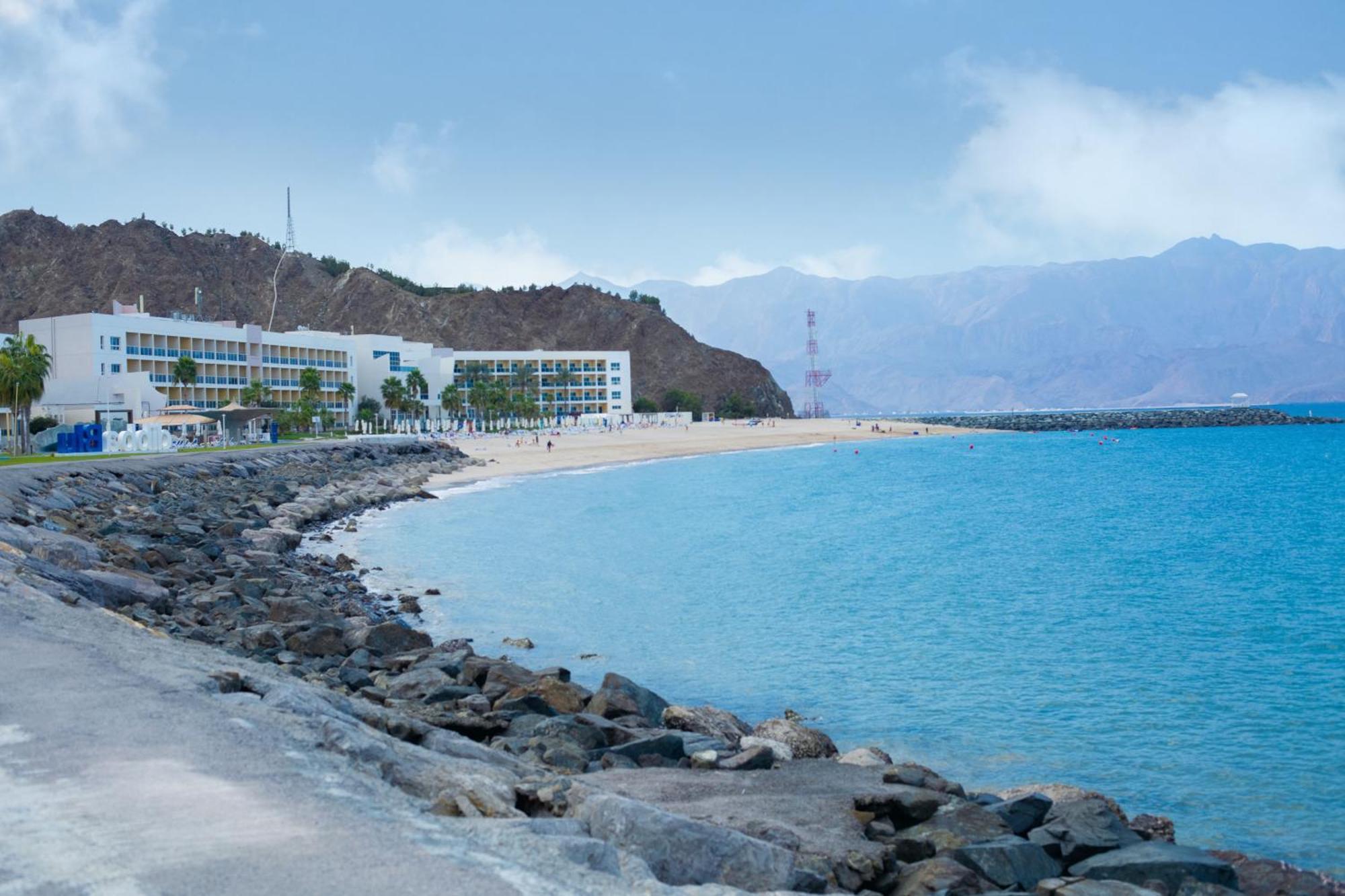 Radisson Blu Resort, Fujaira Esterno foto Al-Barka beach