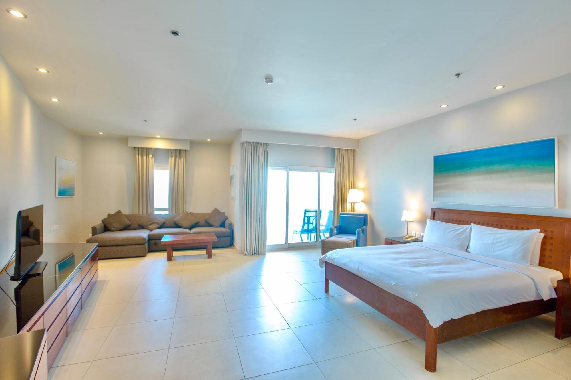 Radisson Blu Resort, Fujaira Esterno foto A room at the hotel
